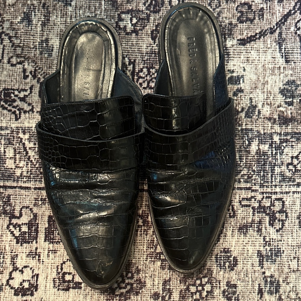 Freda Salvador Black Croc-Embossed Loafers